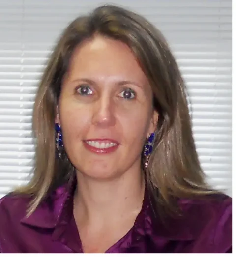 Headshot of Cristiane Helena Fahl